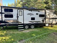 2019 Imagine Grand Design 2800BH Trailer with Extended warranty