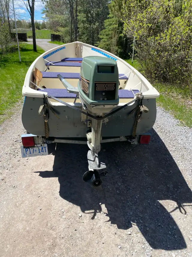 14’ Aluminum fishing boat in Powerboats & Motorboats in Peterborough - Image 6