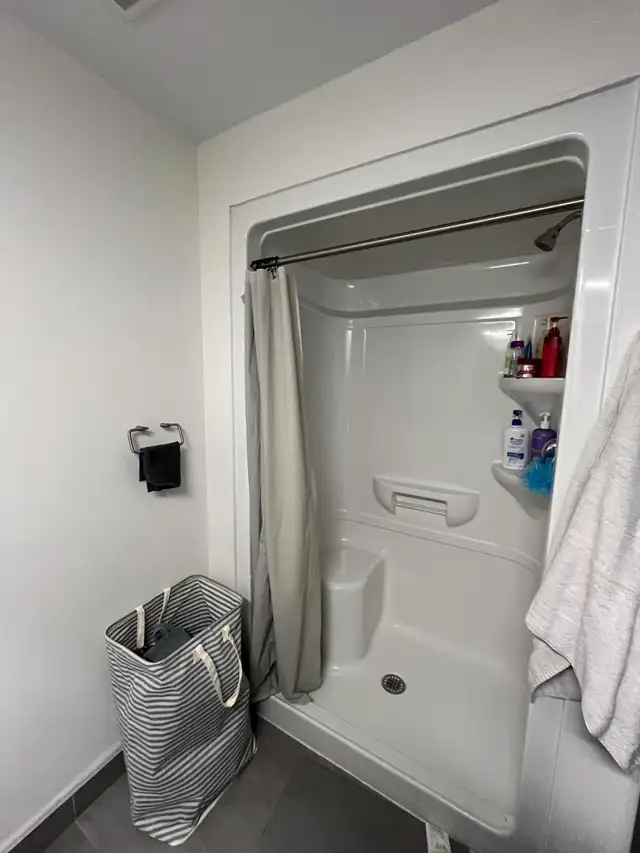 Summer Sublet May- August (Private room in two bedroom) in Short Term Rentals in Kitchener / Waterloo - Image 4