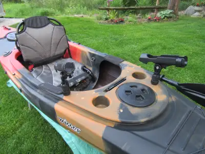 Winner Strider L Fishing or Pressure Kayak for sell, Mint Condition, comes with 2 pc paddle and hold...
