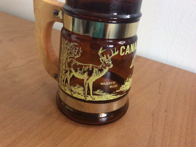vintage  souvenir canadian brown glass mug in Arts & Collectibles in Brantford - Image 2