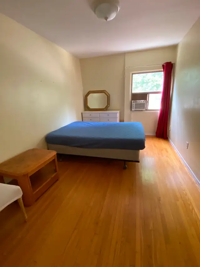 Room for rent in Room Rentals & Roommates in Oakville / Halton Region - Image 3
