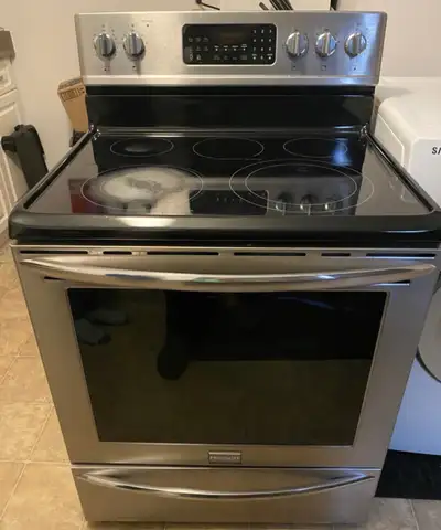 Glasstop stove/Oven 2-year warranty, View more