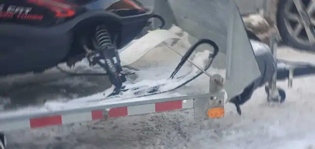 snowmobile  in Snowmobiles in Mississauga / Peel Region - Image 9