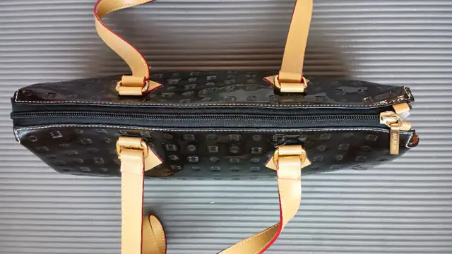 Arcadia Genuine Leather Handbag - Made in Italy, with gift in Women's - Bags & Wallets in City of Toronto - Image 3