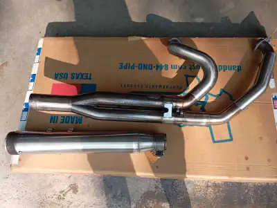 Harley Davidson touring 2:1 pipe. Was on a 2009 Road Glide will fit other years and models. It's a W...