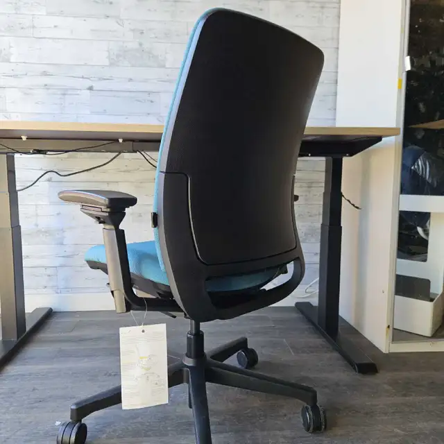 Steelcase Amia ergonomic office chair FREE DELIVERY in Chairs & Recliners in City of Toronto - Image 4