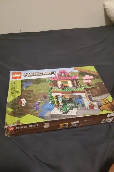 No pieces missing the set is at my friend's house so I can't send more pics