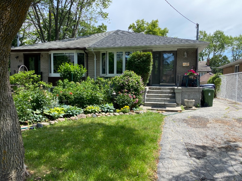 Furnished Private Room Centrally Located at Yonge & Finch Room
