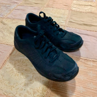 Sketchers Leather trainers/shoes