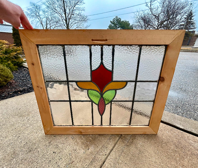 Vintage Stained Glass Window (Pine Framed) in Home Décor & Accents in Mississauga / Peel Region - Image 2