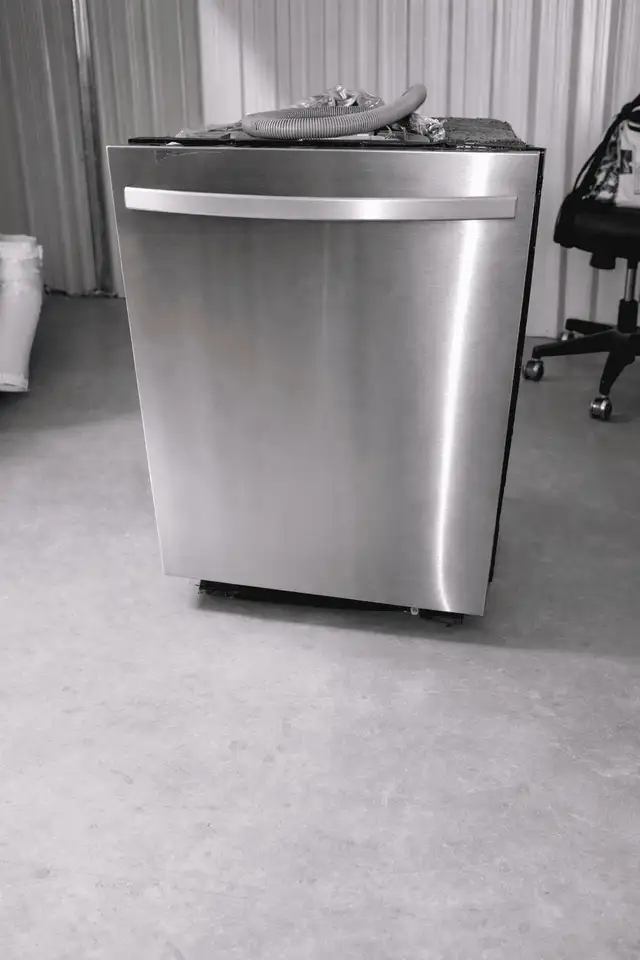 Vente Lave Vaisselle in Dishwashers in City of Montréal - Image 5