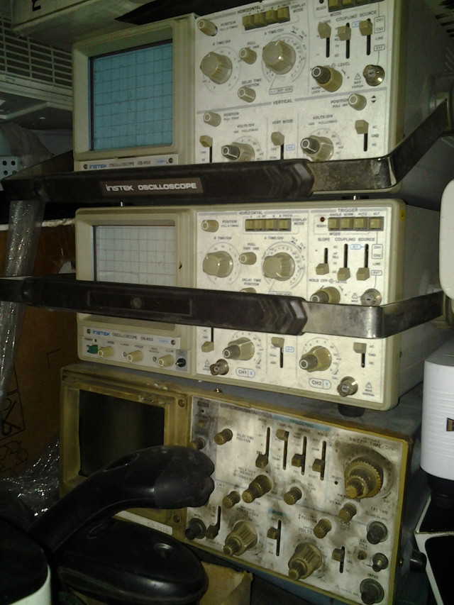 oscillocopes digital multimeters dmm variac variable power suppl dans Autre  à Ville de Montréal