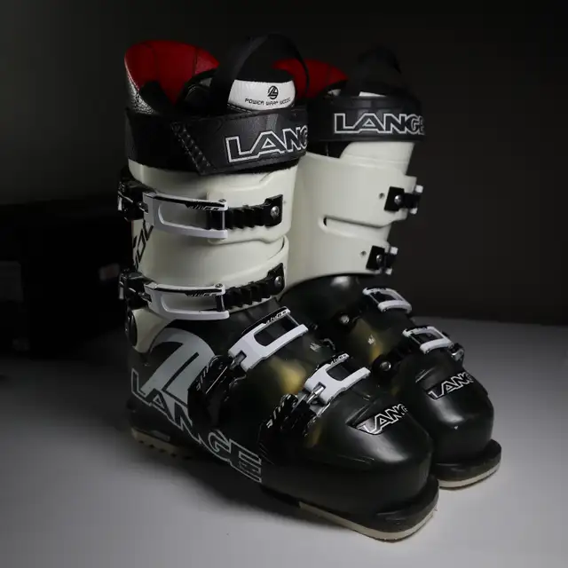 Lange RX 100 Ski Boots in Ski in Kamloops - Image 2