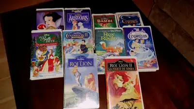 Plusieurs cassettes Vhs pour enfant, (entre autre les classiques de Disney). J'en ai une cinquantain...