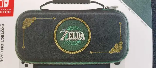 Nintendo Switch Zonai Protection Case The Legend Of Zelda: TOTK in Nintendo Switch in Laval / North Shore - Image 2