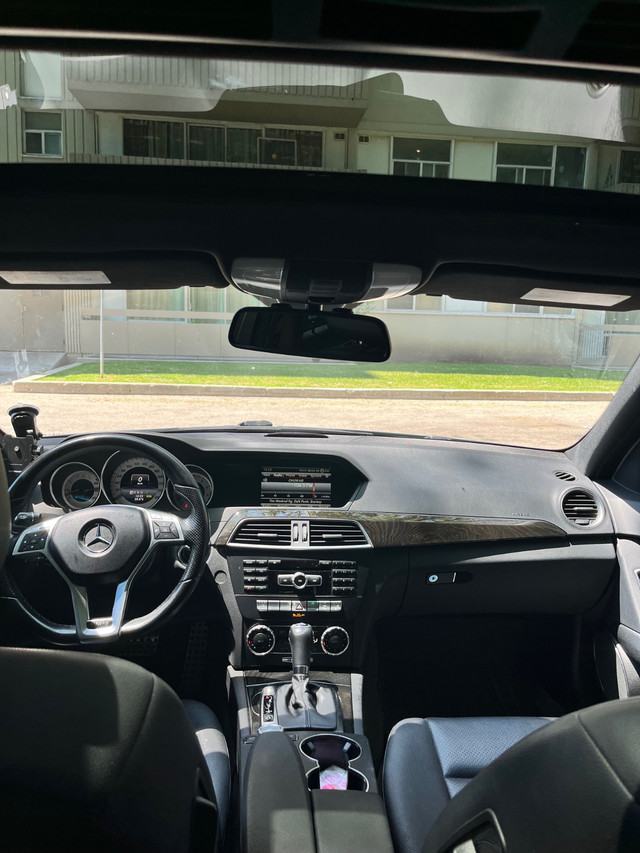 2014 Mercedes-Benz c 300 4 matic+CARFAX in Cars & Trucks in Mississauga / Peel Region - Image 2