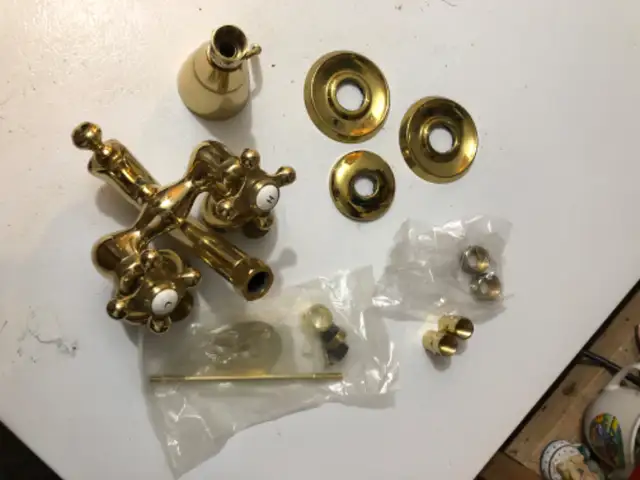 Claw tub parts. in Plumbing, Sinks, Toilets & Showers in City of Halifax - Image 2