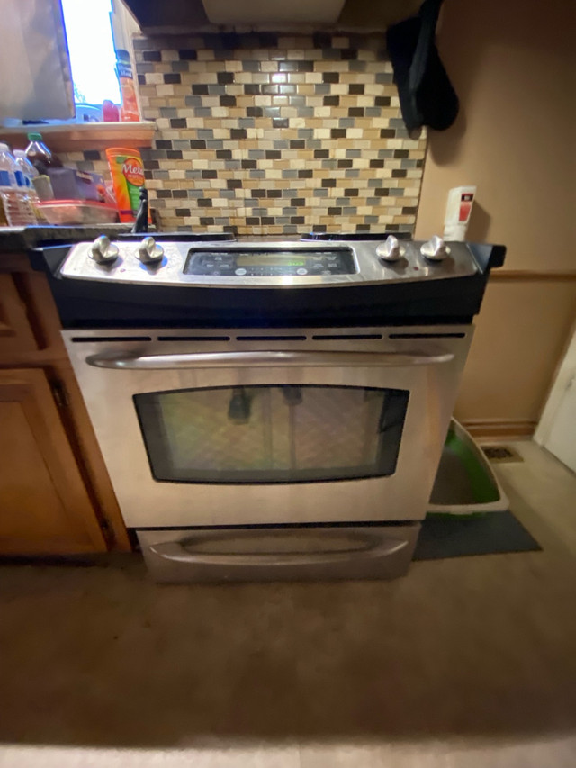 Slidein kitchen counter stove in Stoves, Ovens & Ranges in Mississauga / Peel Region - Image 3
