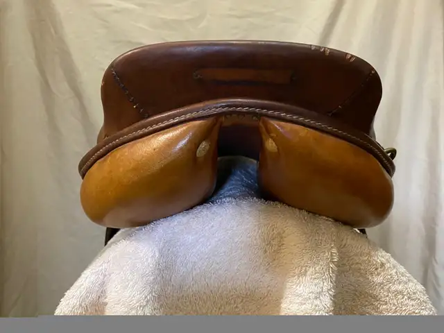 16 1/2” Crosby English Saddle for sale in Equestrian & Livestock Accessories in Penticton - Image 6
