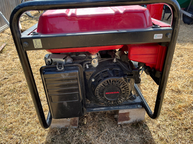 Honda Generator in Other in Grande Prairie - Image 2