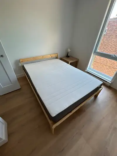 Lit double avec matelas, View more