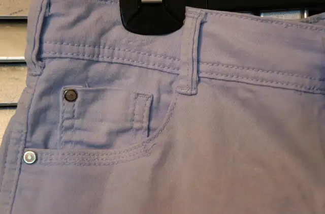 URBAN LIFE Purple/White Cotton Denim Shorts - Size 5/6 in Women's - Bottoms in City of Toronto - Image 3