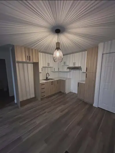 4 1/2" au 2e étage a louer à partir du 1er juin ou 1er juillet. 12 rue Sainte-Marie, Maskinongé 1070...