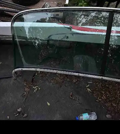 Peterborough Indy windshield in good condition came off a 19or20 ft Indy . $1000 OBO will ship at ow...
