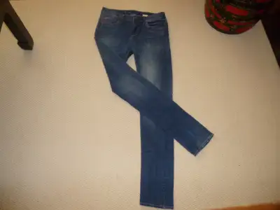 $15 for EACH skinny/straight jeans from H&M and BLUE SPICE!, View more
