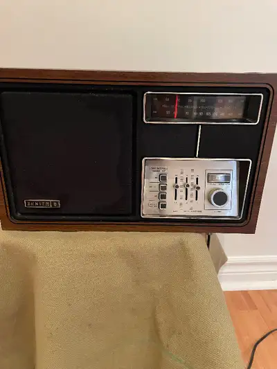 Vintage Zenith AM FM Table Desk Radio Model: R430 tested, View more