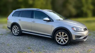 212,000 km • 4MOTION AWD • DSG Automatic • Clean CarFax $14,900 OBO If you’re looking for a vehicle...
