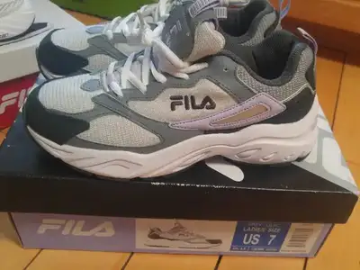Fila Envizion Running Shoes, Ladies, Sz 7, BNIB - $35.00, View more