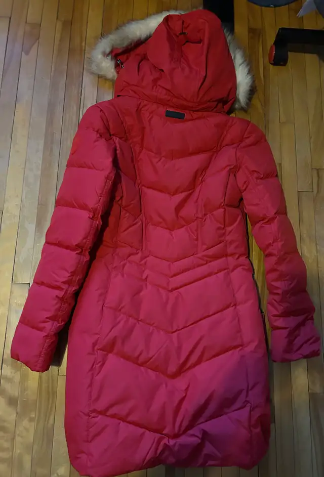 Pajar red fitted Winter coat for women in Women's - Tops & Outerwear in City of Montréal - Image 3