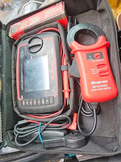 Get your hands on this Snap-on EEDM596F multimeter, an advanced digital tool perfect for detailed di...