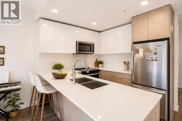 Bright 2022-Built 1 Bed + Den - Downtown PoCo in Condos for Sale in Vancouver - Image 3