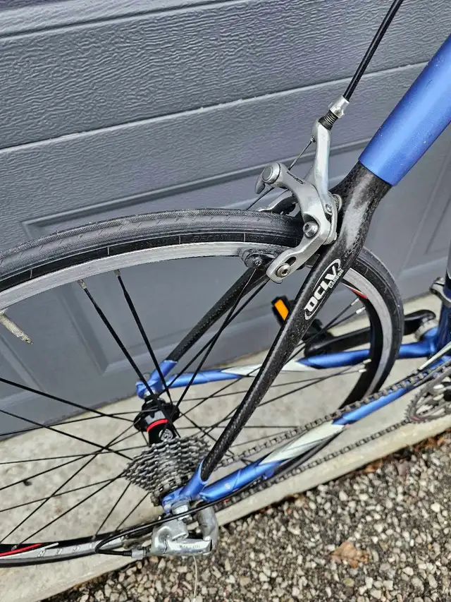 Trek 2200 ZR 9000 Road Bike  in Road in City of Toronto - Image 3