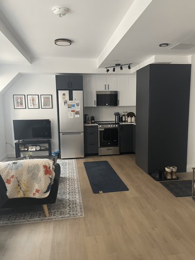 Modern Studio in Luxury Downtown Building: July–Aug Lease Takeover Ottawa Centretown Perfect for sum...