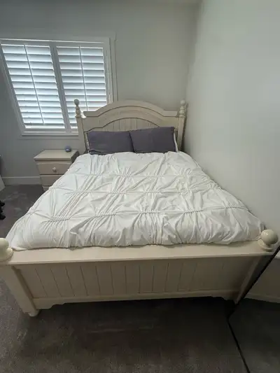 4 piece queen bed and room set , View more