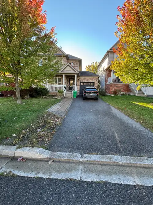 $700, FEMALE STUDENT, AVAILABLE MAY 1ST, ALL INCLUSIVE, INTERNET, CLEANING SERVICE, MINUTES TO TRENT