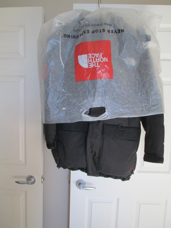 New Men's North Face waterproof, down, breathable jacket, M in Men's in City of Toronto