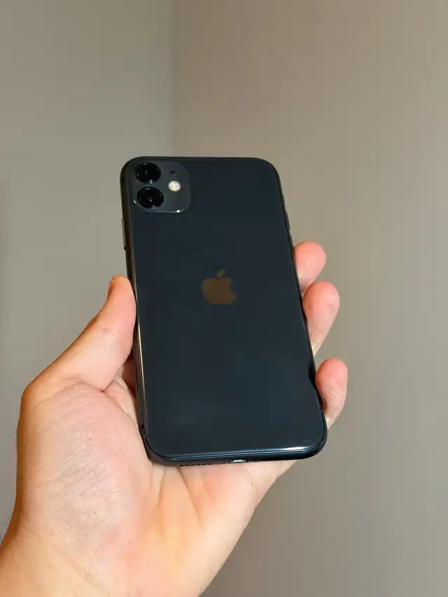 iPhone 11 64GB Unlocked