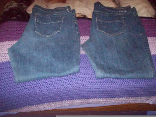 Women's Blue Jeans in Women's - Bottoms in Barrie - Image 6