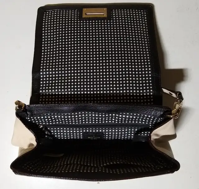 Kate Spade purse/handbag in Women's - Bags & Wallets in Calgary - Image 4