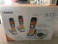 Digital Answering System with 2 Extra Handset