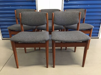 FINN JUHL Dining Chairs in Teak (Newly Upholstered) Mid Century