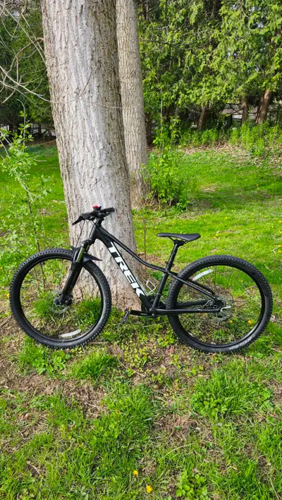 Trek Marlin 4 (XS / 27.5") – Like New / Less than 10 Rides!, View more