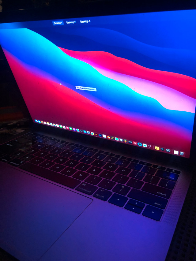 MacBook Pro 13-inch 2017 Two Thunderbolt の割引クーポン