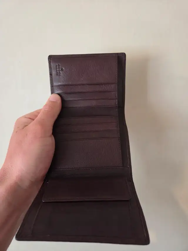 Mens Vintage Brown Leather Gucci Wallet in Men's in Calgary - Image 3