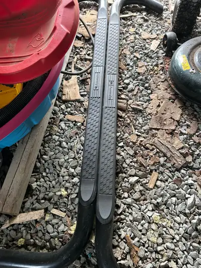 These GM running boards are in good condition and provide a sturdy step to help you easily enter and...